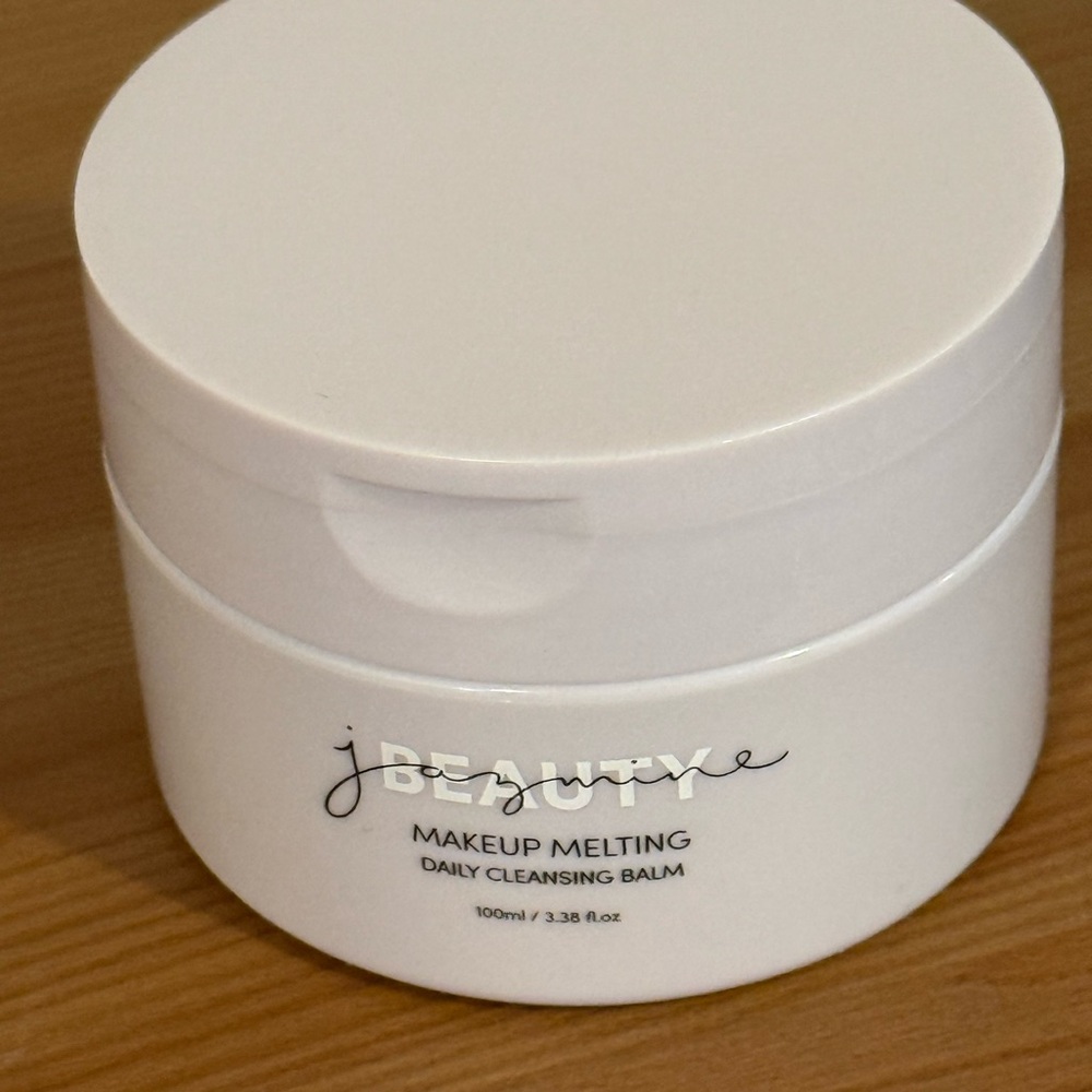 White Daily Cleansing Balm